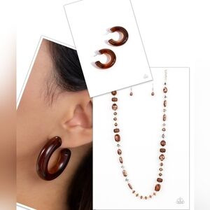 Beaded acrylic necklace set